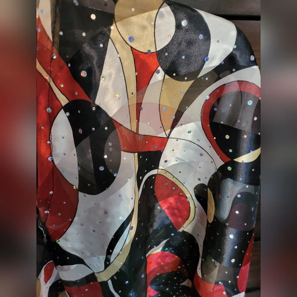 Beautiful Tunic with sequins - Picture 2 of 4